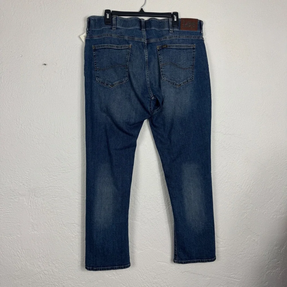 Lee Extreme Motion Mens Straight Fit Tapered Jeans Medium Wash 38x30 Denim NEW